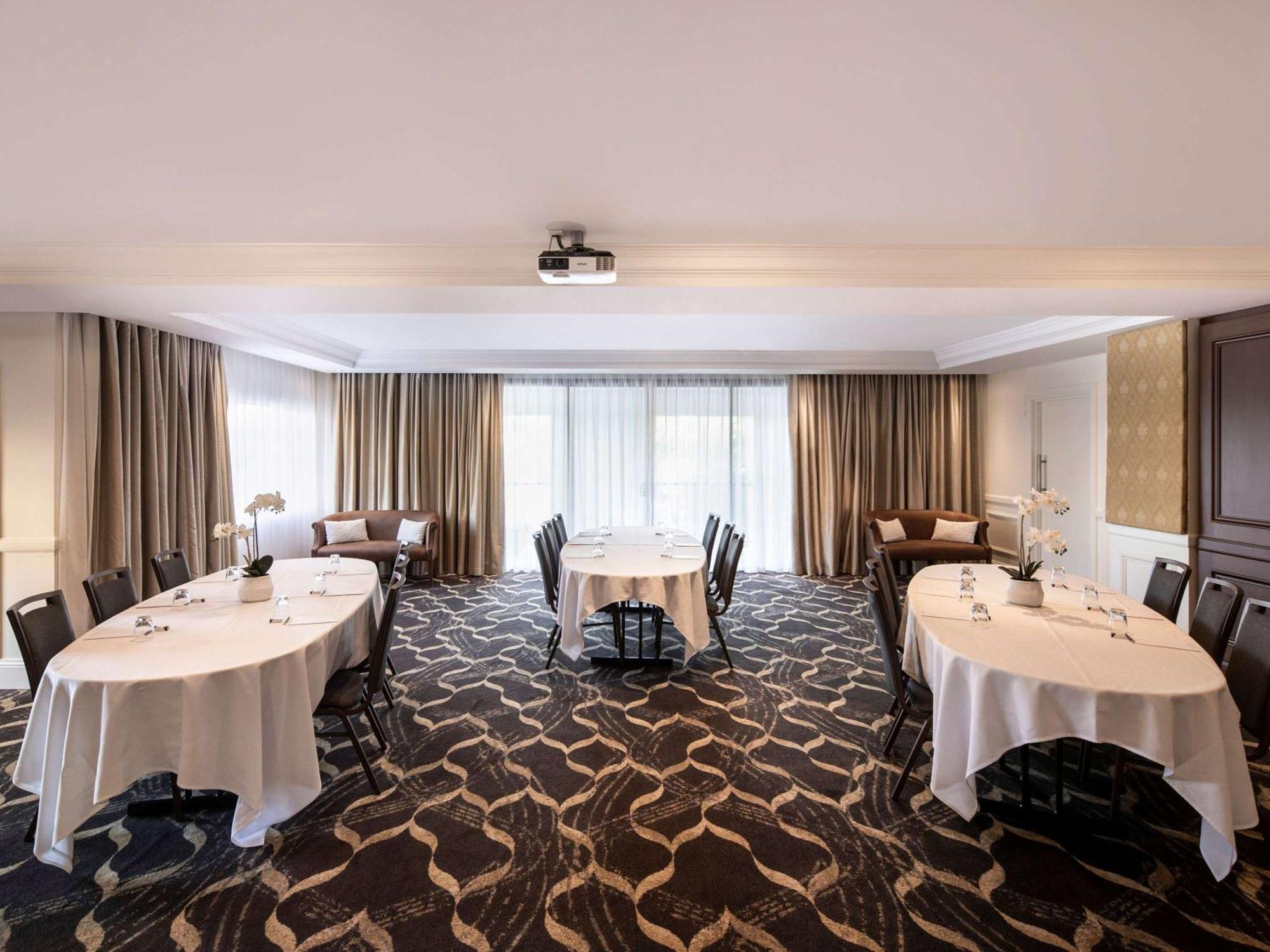 Peppers The Hills Lodge Castle Hill Bagian luar foto