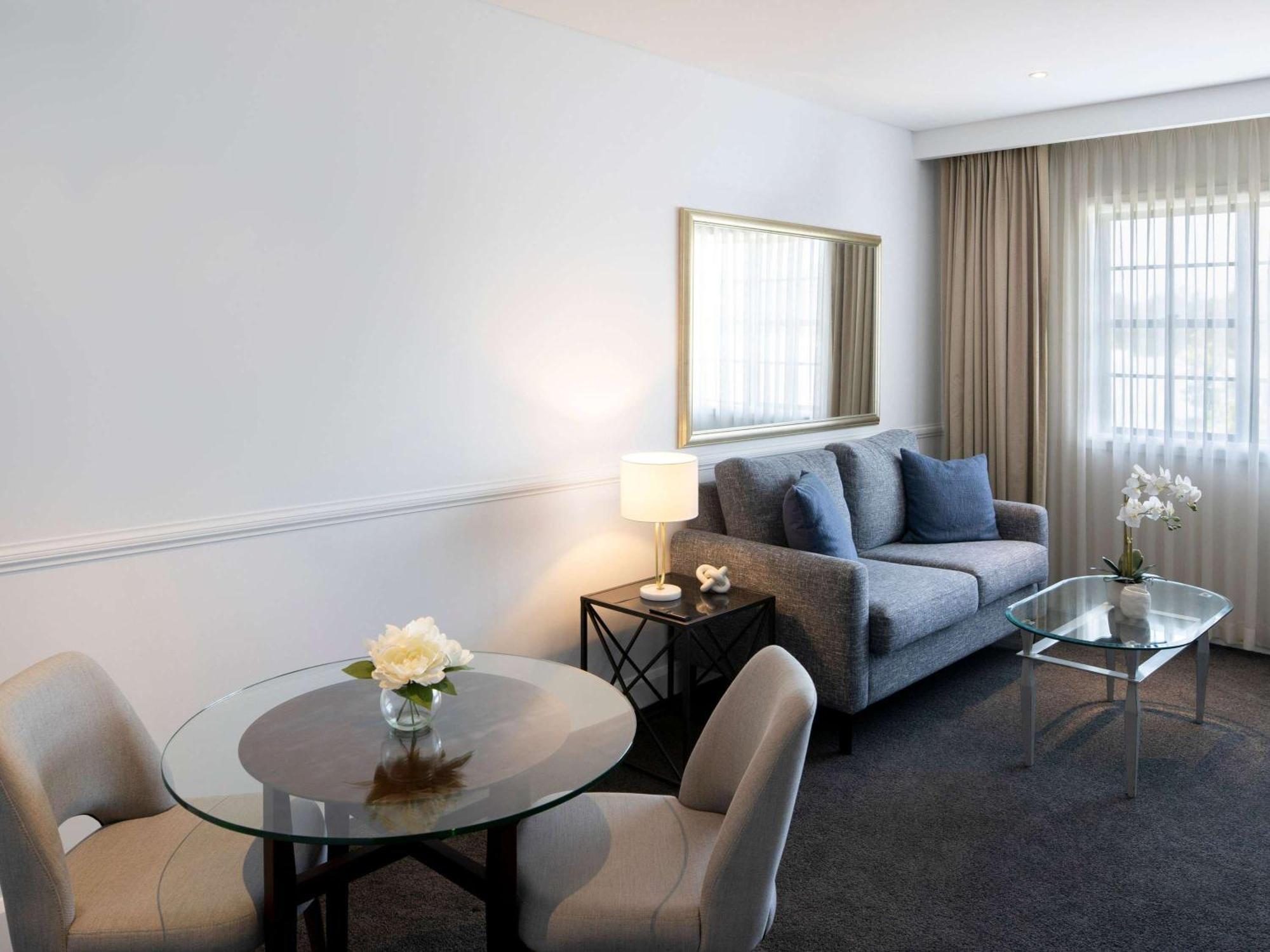 Peppers The Hills Lodge Castle Hill Bagian luar foto